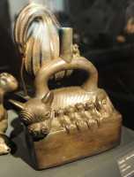 74 Bouteille - Félin allaitant - Chimu (1200-1532)