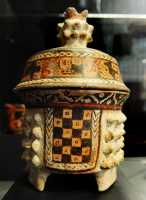 09 Encensoir tripode Maya (300-900)