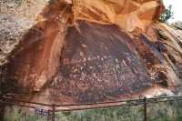 11 Newspaper rock Ens