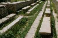 580 Dûr-Sharrukin (Korsabad) Salle avec des tables de pierre