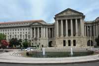 20 En face du musée de l'histoire américaine