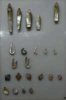 117 Hameçons en coquille d'huitre perlière