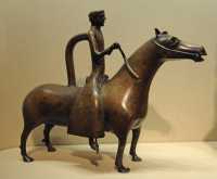 010 Cavalier - Aquamanile scandinave (bronze XIII°s)
