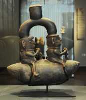 44 Bouteille -Barque gonflée - Chavin (1000-400 BC)