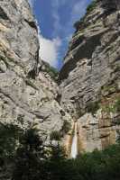 085 Route des Ecouges au Nord du col de Romeyère - Chute d'eau