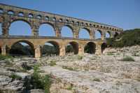 17 Lit du Gard et pont