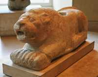 067 - Suse IV.A - Lion gardien ± 2100 *