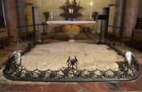 12 Le rocher dans l'église de Gethsémani