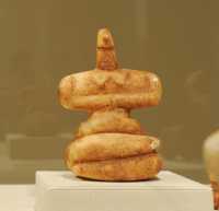 004 Figurine féminine de marbre (Aegéen ± 4000)