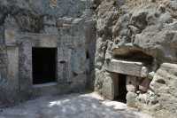 18 Sépulture (18) The Lulavim cave