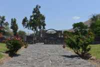 06 Kursi - Chemin dallé entre l'ancien port et le monastère