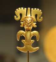 136 Pendentif en or - Panama (5°-10°s)