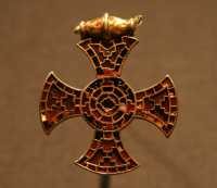 92 - Croix d'Ixworth, Suffolk (7°s) Anglo-saxon, or et grenats