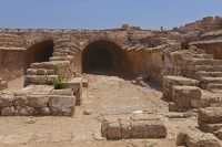 098 Soubassements du palais du procurateur romain reconvertis en entrepôts