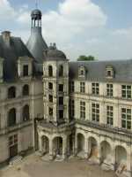 Cour d'honn. Chapelle 5