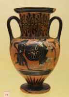 078 Héraclès et les amazones - Amphore à col (± 500) Athènes