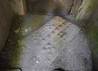 27 Sépulture (13) Cave of the ascents