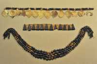 12 Bijoux d'or et Lapis lazuli - Tombe royale d'Ur (2600-2500)
