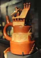 81 Bouteille Temple sur une pyramide- Moche (450-5500)