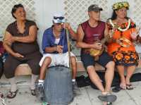 009 Contrebasse à une corde - Port d'Uturoa