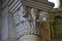 42 Chapiteau (Visages)