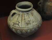 10 Vase décoré de chèvres