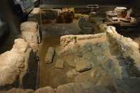 19 Mur effondré (en l'an 70) de la maison de Kathros