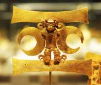 141 Pendentif - Personnages masqué - Panama Veraguas (11°-16°s)