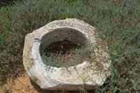 030 Colonne réutilisée (margelle de puits)