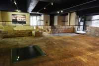 60 Grande salle de réception - Jésus a pu comparaître devant le grand prêtre dans cette salle