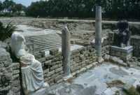 038 Rue Byzantine - Statues de l'époque d'Hadrien (117-138)