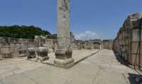 35 Atrium de la synagogue de Capharnaüm