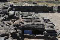 05 Dalles de basalte sur une citerne