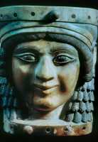 524 Nimrud - Tête de femme (ivoire phénicien)