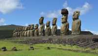 24 Les 15 Moai de Tongariki B *