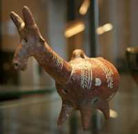 04 - Chypre - Vase quadrupède - Bronze moyen (2000-1600)