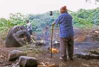 393 Finca El Baul tête colossale dans la forêt rites chamaniques