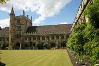 40 - Magdalen, Cloître