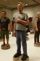 46 Fellow humans - La sculpture de James Hart est une invitation à découvrir chez ceux qui nous entourent ce qui les rend uniques et importants 