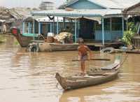 64-Enfant & barque *