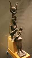 003 - Egypte - Isis, soeur & épouse d'Osiris (reconstitué) mère d'Horus