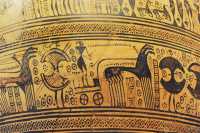 103 Cratère (Attique géométrique ± 740) Monument funéraire