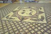 26 Mosaïque - Paons tenant une grappe