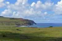 56 Moai & Tongariki dans le lointain