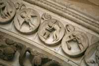 44 - Médaillons du Tympan