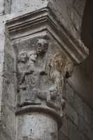 35 Chapiteau du transept nord - Hugo miles (soldat est aux pieds de Jésus; devenu moine (Hugues de Sainte Marie) il tien un livre et est suivi du soldat Cléopas