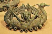 10 Etrier - Maîtresse des oiseaux aquatiques - Phénicie (7° siècle)