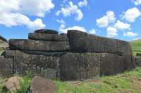 14 Pierres bien ajustées du soubassement de L'ahu de Vinapu