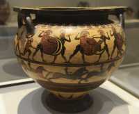 099 Héraclès chez le roi Eurytios - Cratère (± 600) Corinthe - Figures noires