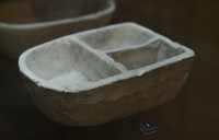 30 Récipient de pierre compartimenté